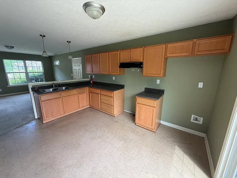 6212 Forsythia Ln — Photo 4