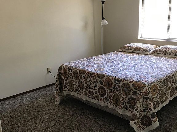 Bedrooms - new carpeting.