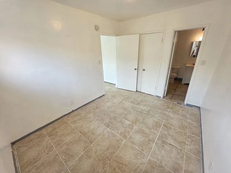 12521 York Ave #C — Photo 6