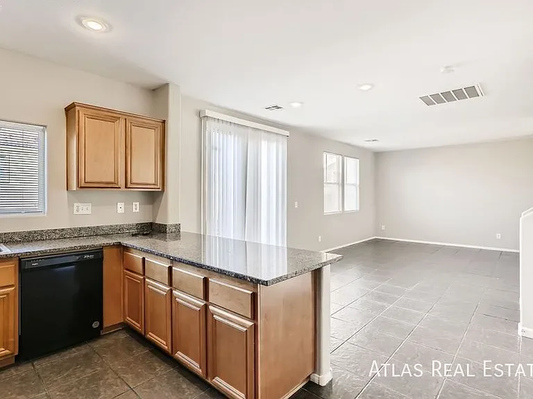 3528 Colby Creek Ave — Photo 4