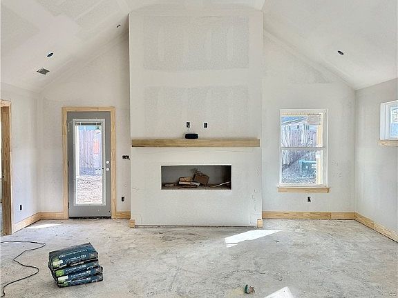 3rd image of 382 S Benchmark Ln