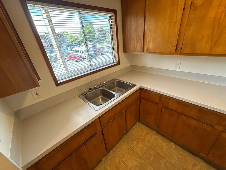 528 SW Levens St #11 — Photo 9
