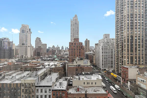 Sold by Sloane Square | media 28