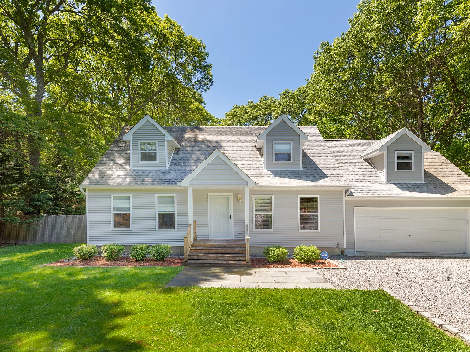 Private Beach Community, 4 Bedrooms, 3 Baths - Heated Pool — Photo 1