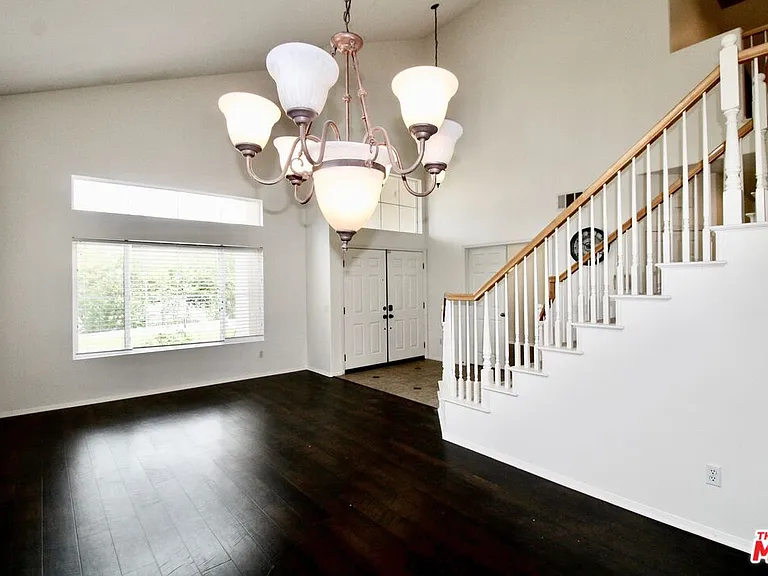 1124 Acapulco Ave — Photo 16