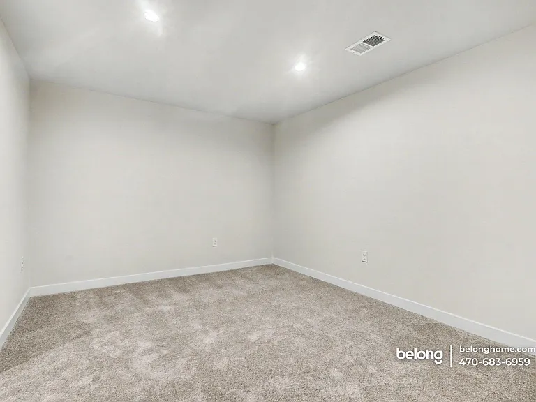3020 Zuma St — Photo 9