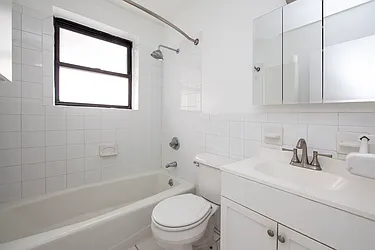 Rented by R New York