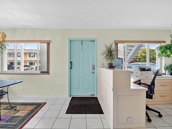 5th image of 3320 Lake Osborne Drive #102