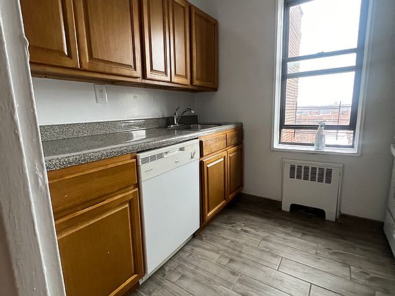 2nd image of 144-77 41st Ave #303