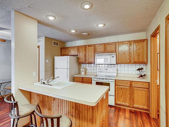 2nd image of 1853 Riverwood Dr