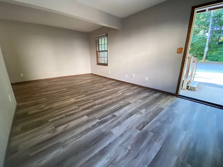 1618 Anthony St #10 — Photo 9