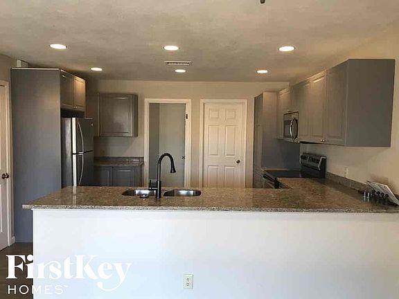 4th image of 3736 W Villa Maria Dr