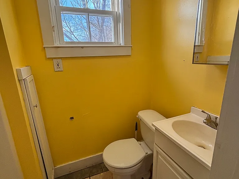 8 Bennett St — Photo 15
