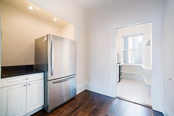 Rented by Domus Realty | media 19