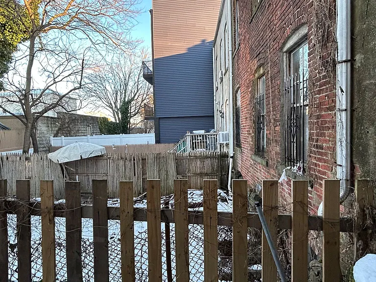 100 Wilkinson Ave #2E — Photo 7
