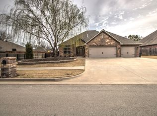 1206 Manor Dr, Bartlesville, OK 74006