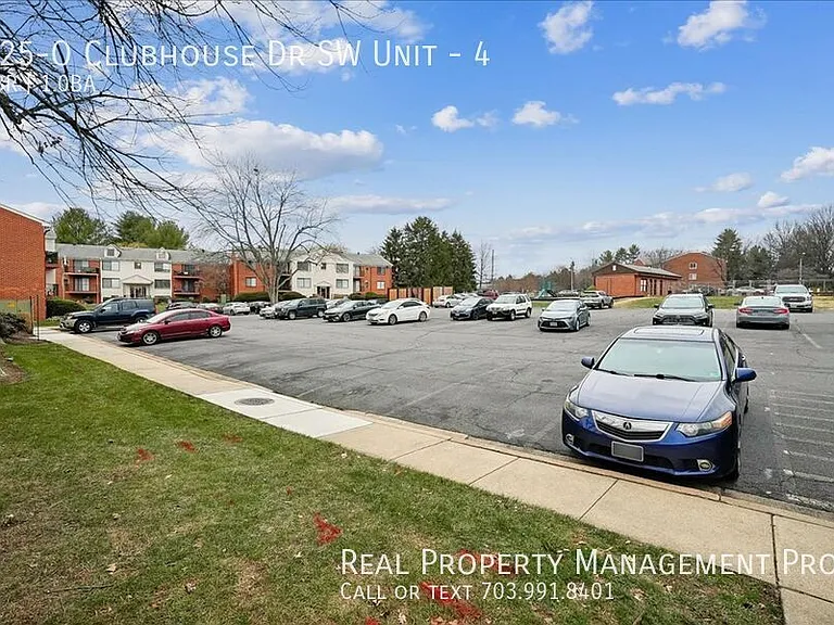 125O Clubhouse Dr SW #4 — Photo 57