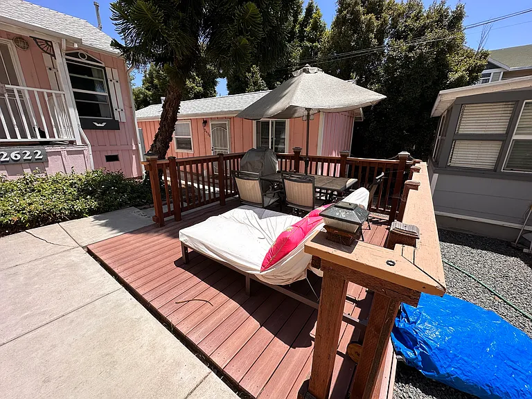2620 Broadway — Photo 10