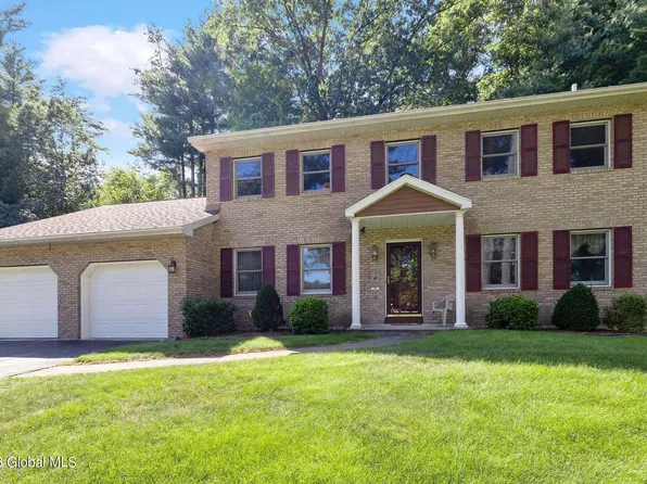 8 Crown Point, Ballston Lake, NY 12019