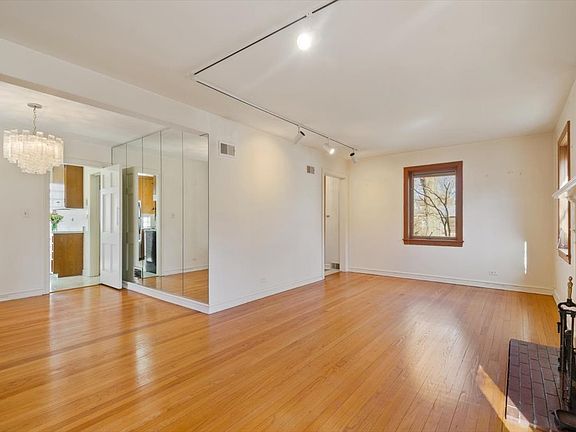 5th image of 2810 Simpson St