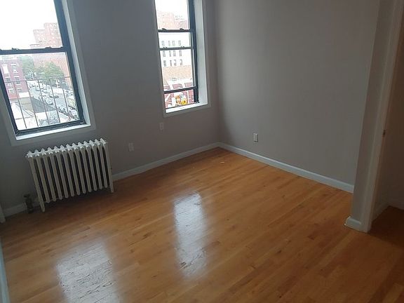 2nd image of 139 E 110th St #51A