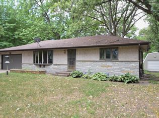 8360 Spring Lake Rd, Saint Paul, MN 55112