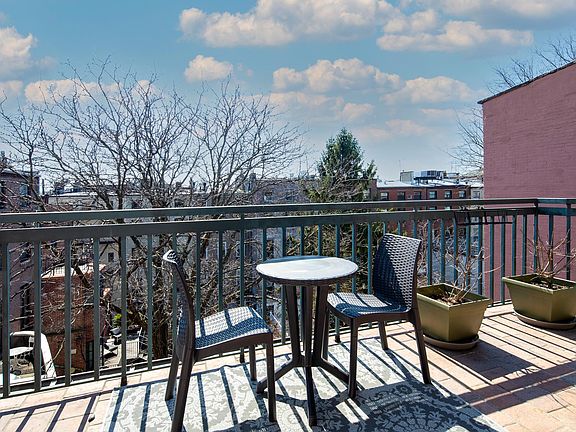 4th image of 146 Amity St APT 6