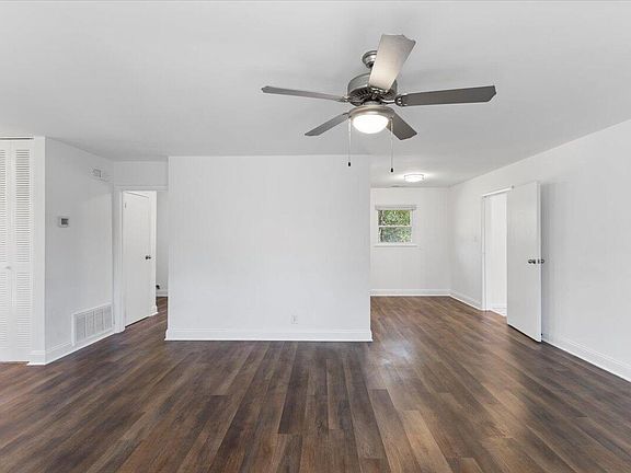 5th image of 2913 Sprucewood Dr