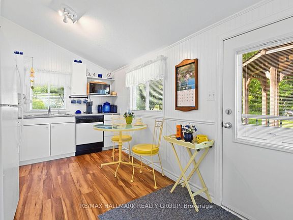 5th image of 118 Hall Shore Rd