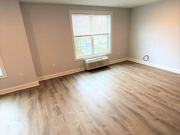 5th image of 101 California Ave #304