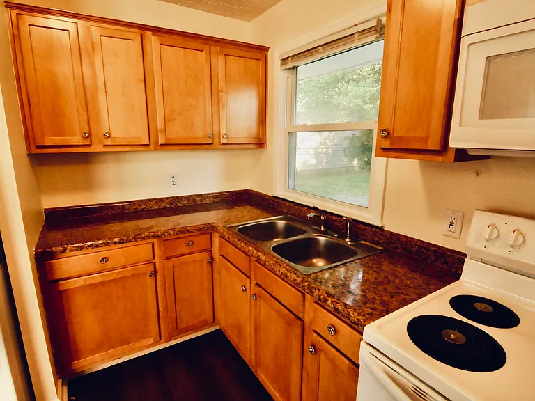 8309 Schoen Dr — Photo 9