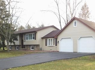 15281 W Pinewood Ln, Libertyville, IL 60048