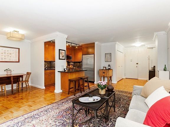 3rd image of 251 E 51st St #2NA
