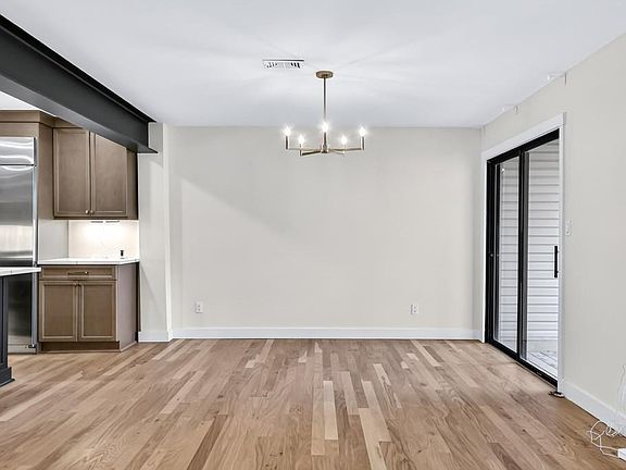 4th image of 4075 Audubon Dr