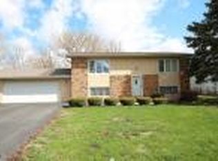 330 Northland Dr, Warrensburg, IL 62573