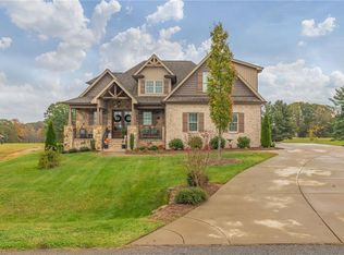 7714 Front 9 Dr, Stokesdale, NC 27357