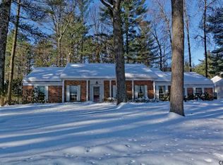 17 Round Table Rd, Saratoga Springs, NY 12866