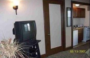3rd image of 1028 E Juneau Ave APT 420