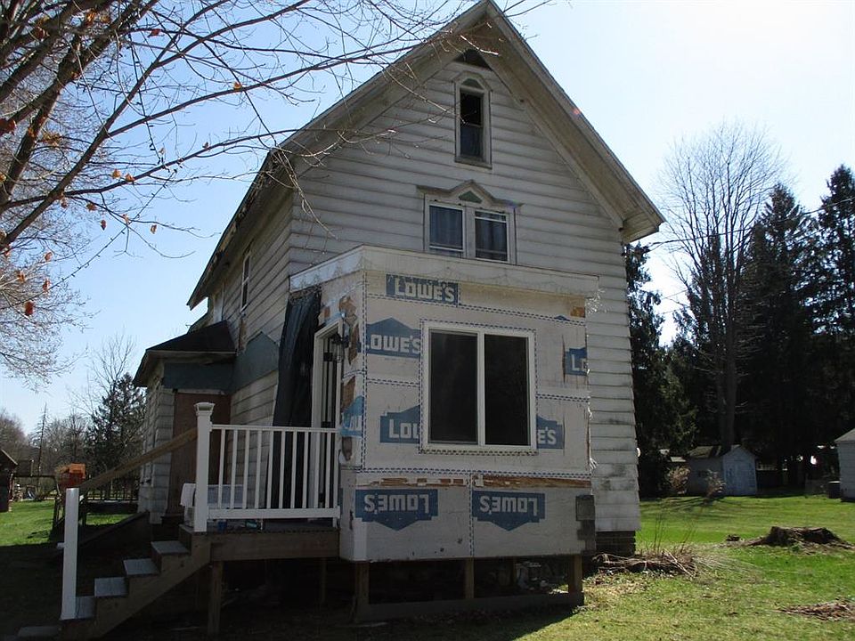 1st image of 61 Lewis St