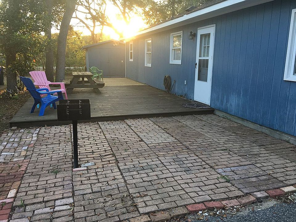 1st image of 107 NE 52nd St