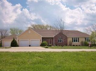 9807 Bur Oak Cir, De Soto, KS 66018