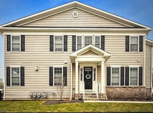 33 Wilson Dr, Morristown, NJ 07960
