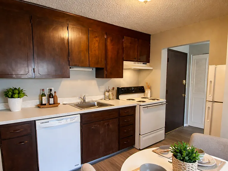 1020 S 41st Ave #1 — Photo 3