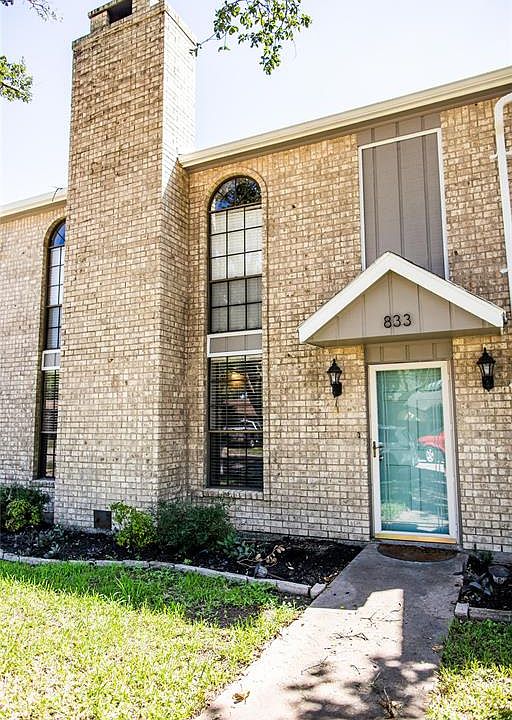1st image of 833 Clubside Dr