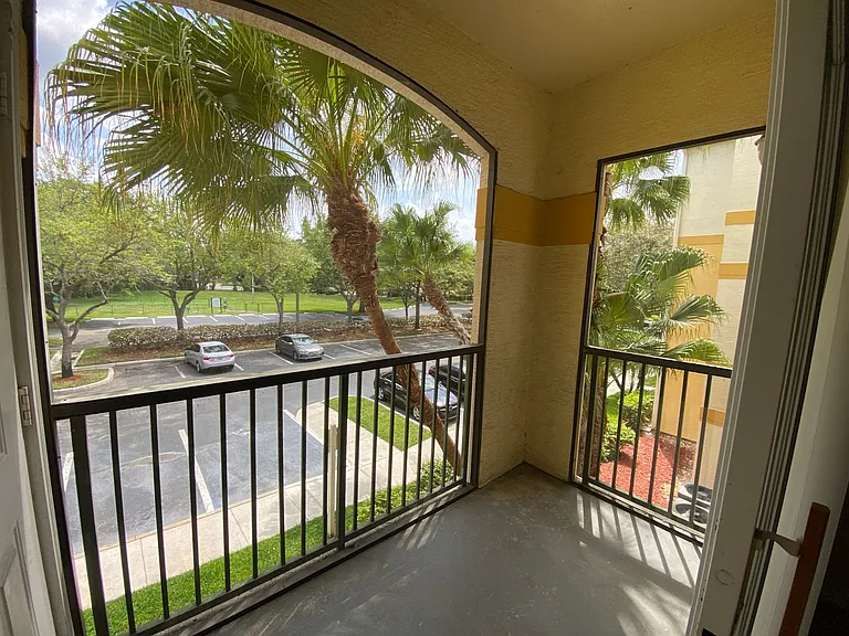 11490 Villa Grand #209 — Photo 19