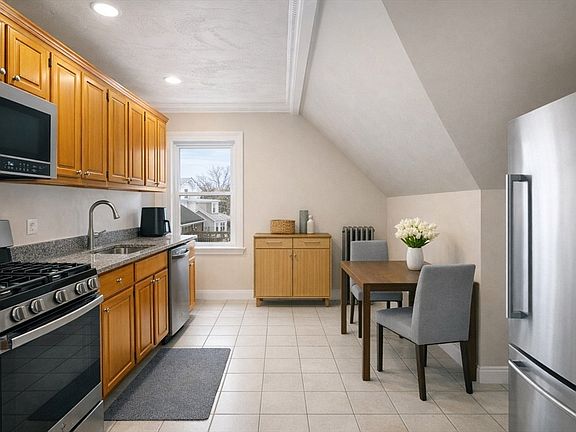 3rd image of 193 Hamilton St #3