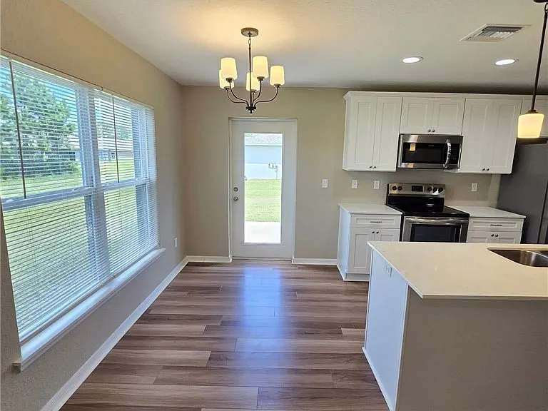 5515 Castania Dr — Photo 7