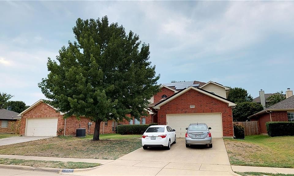 1st image of 2910 Hollow Oak Dr