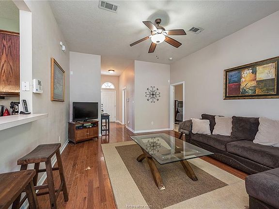 3rd image of 2800 Bexar Grass Dr