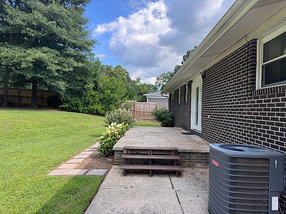 4th image of 601 Cherokee Dr